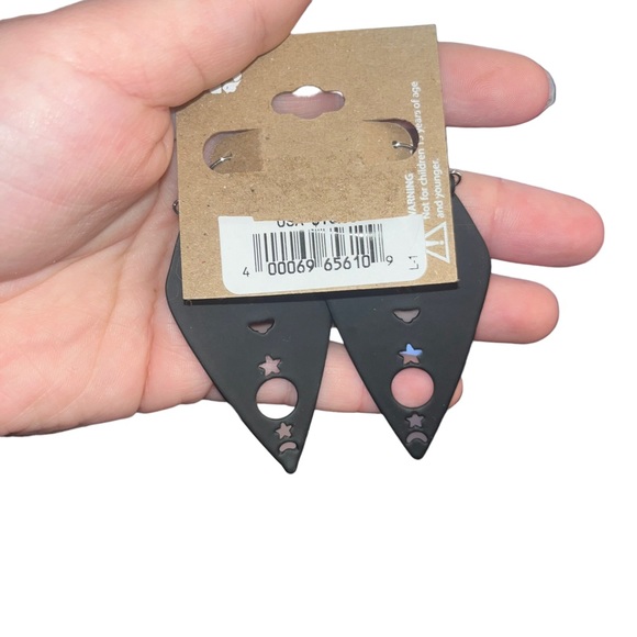 CAT PLANCHETTE HOOP BLACK
EARRINGS - Picture 2 of 5